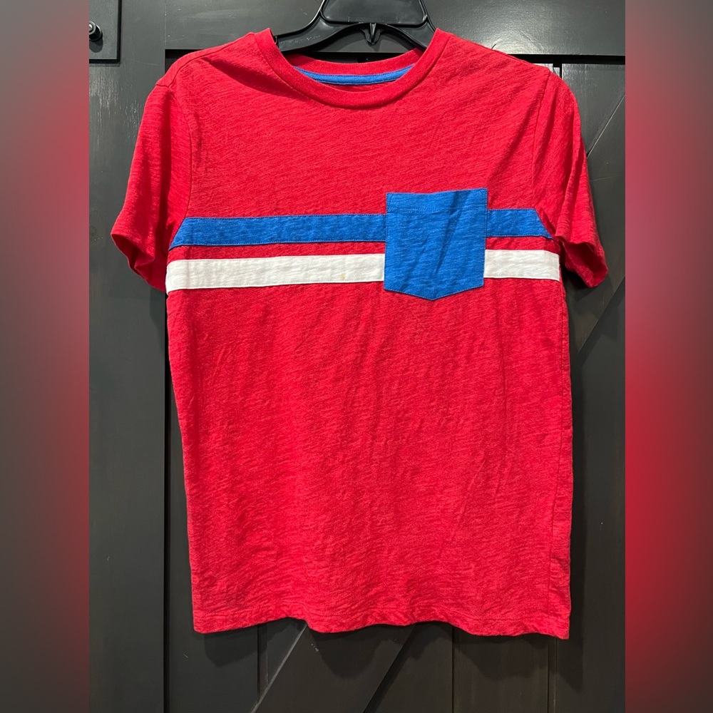 * 4/$20
Boys Old Navy Red shirt Size XL 14-16 (see small stain 2nd pic)